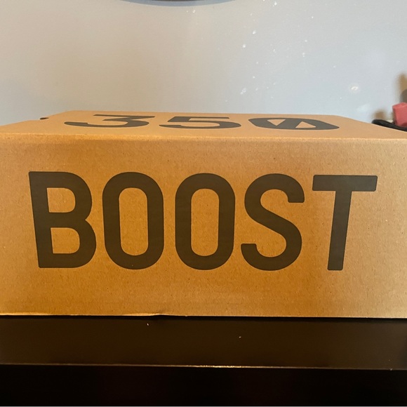 GREY YEEZY BOOST 350 V2 (NWT) - Picture 10 of 12